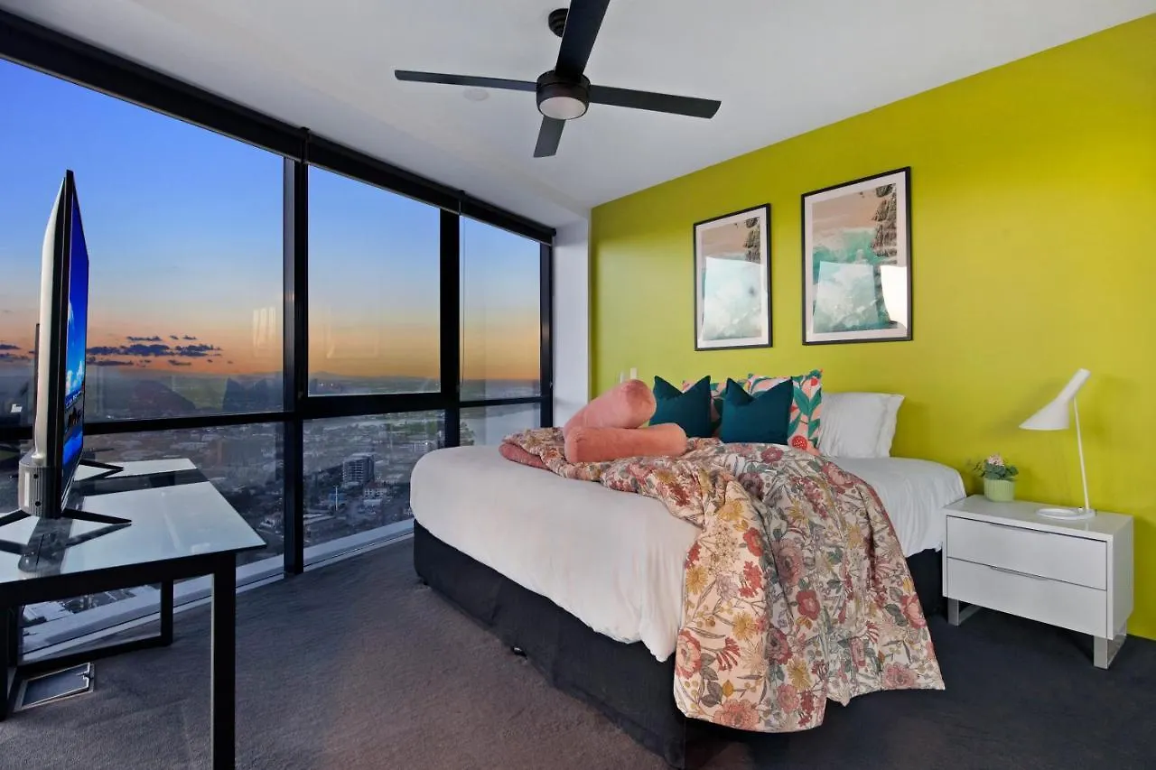 Hinterland View Apartments - Circle On Cavill - Self Contained, Privately Managed Gold Coast Australia