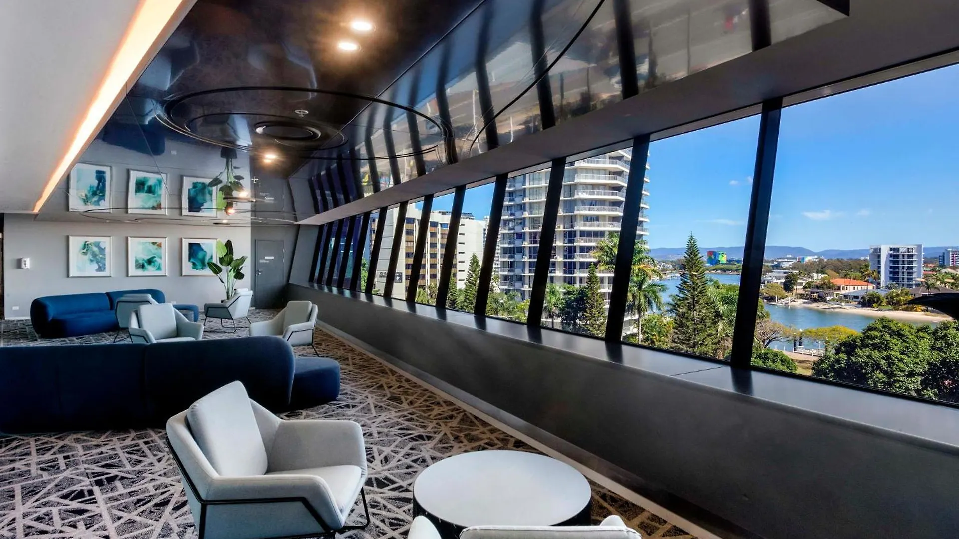 Hinterland View Apartments - Circle On Cavill - Self Contained, Privately Managed Gold Coast